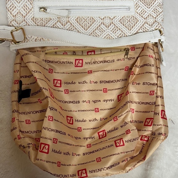Stone Mountain Accessories Cream and White Crossbody Bag NWOT - Picture 9 of 10
